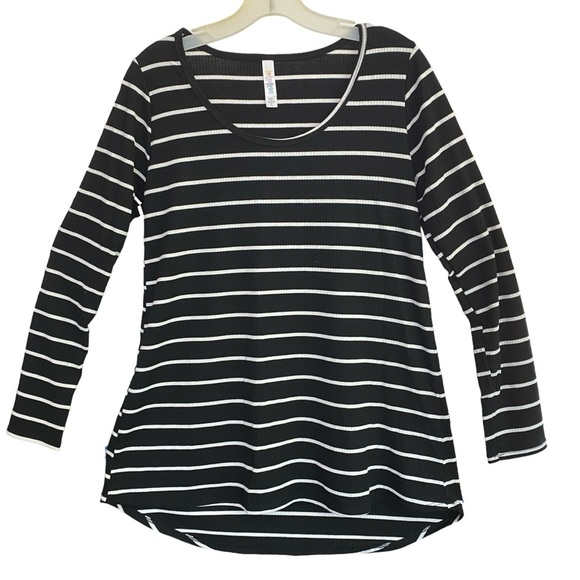 LulaRoe LYNNAE Size SMALL Black & White Stripe Long Sleeve Ribbed Hi-Low Hem - Picture 1 of 6
